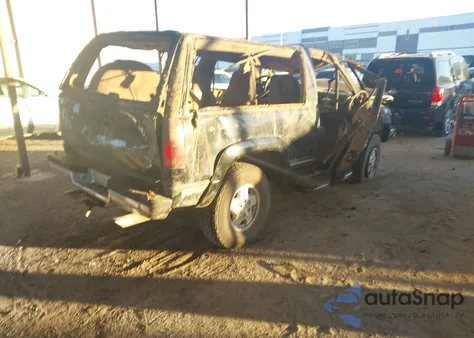 1992 GMC Yukon z USA, uszkodzony, nr VIN 1GKEK18K2NJ705013